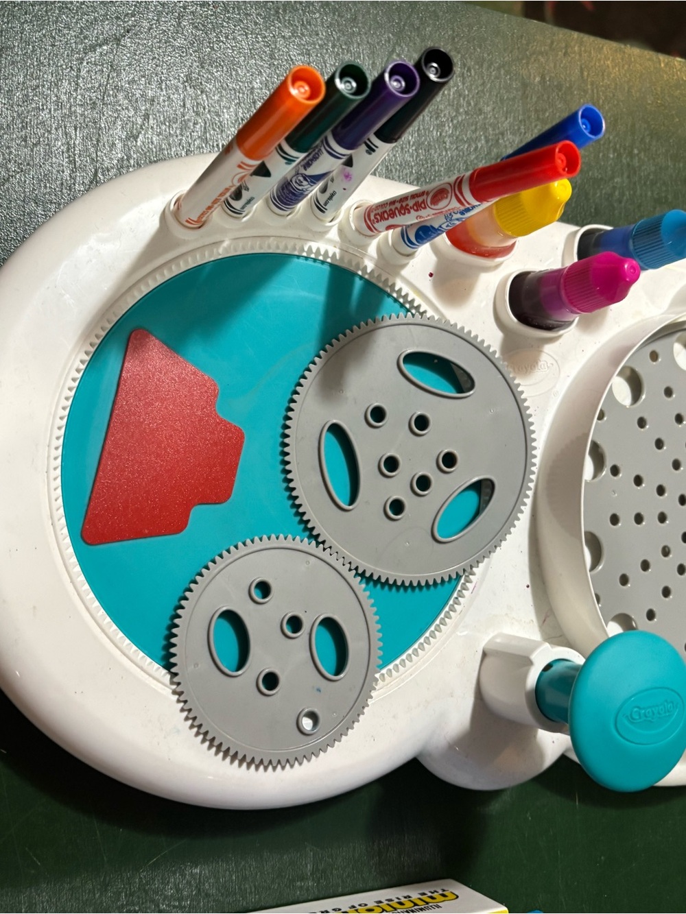 Crayola Gear Art Spinner & Spirograph